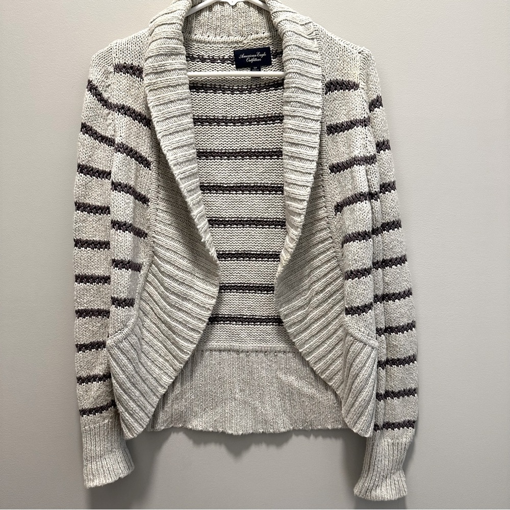 Beautiful American Eagle knit cardigan sweater small S